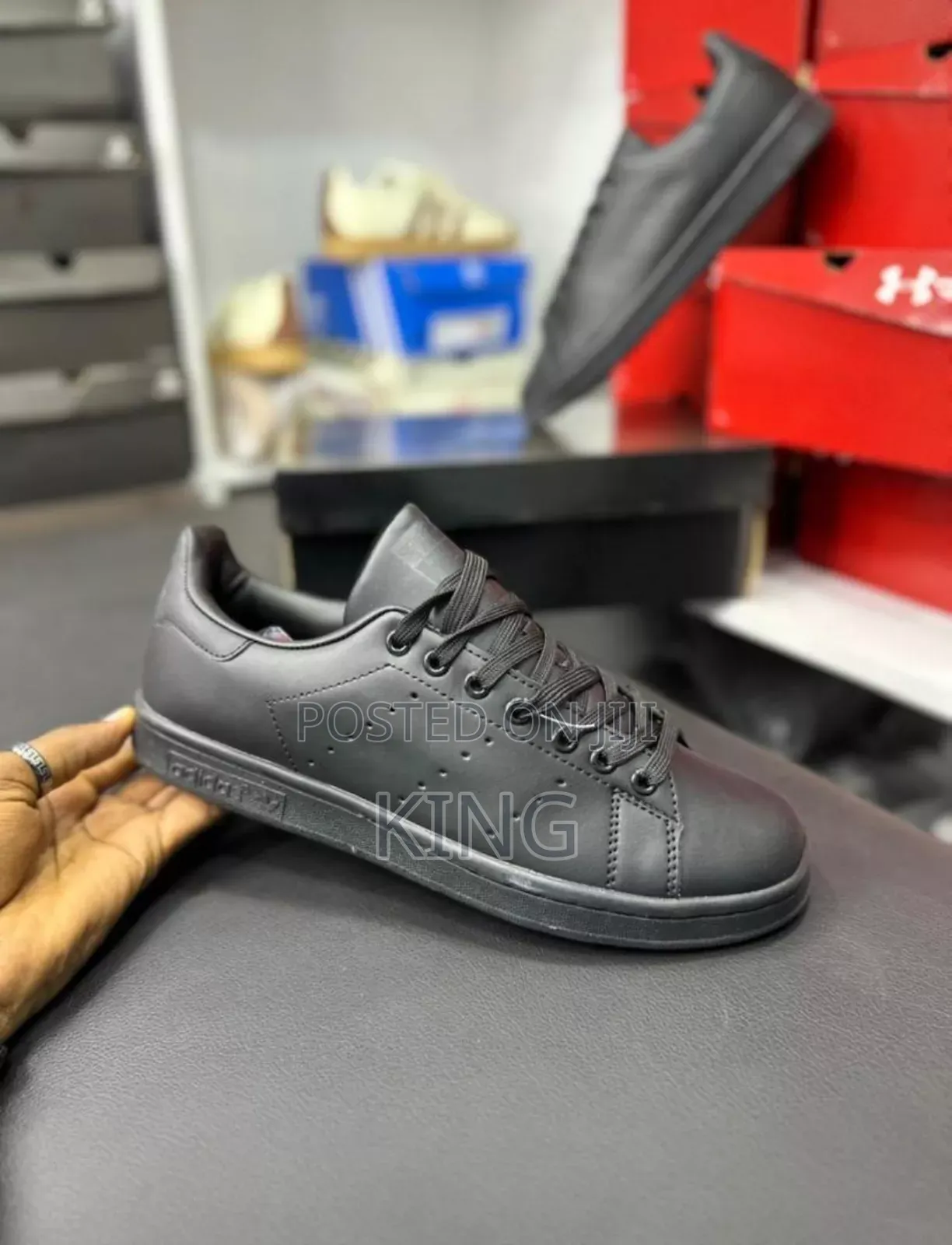 Black Adidas Originals. Stan Smith