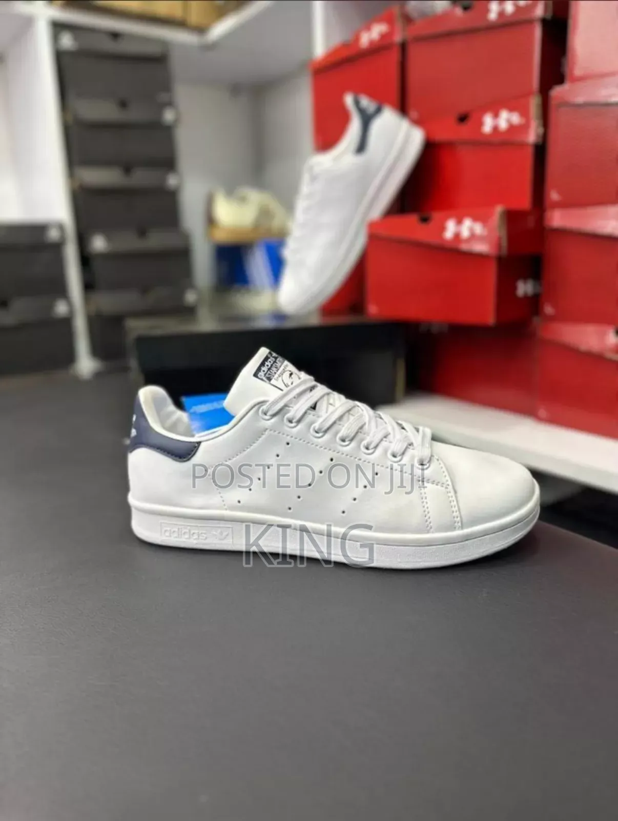 Vogue Adidas Originals. Stan Smith