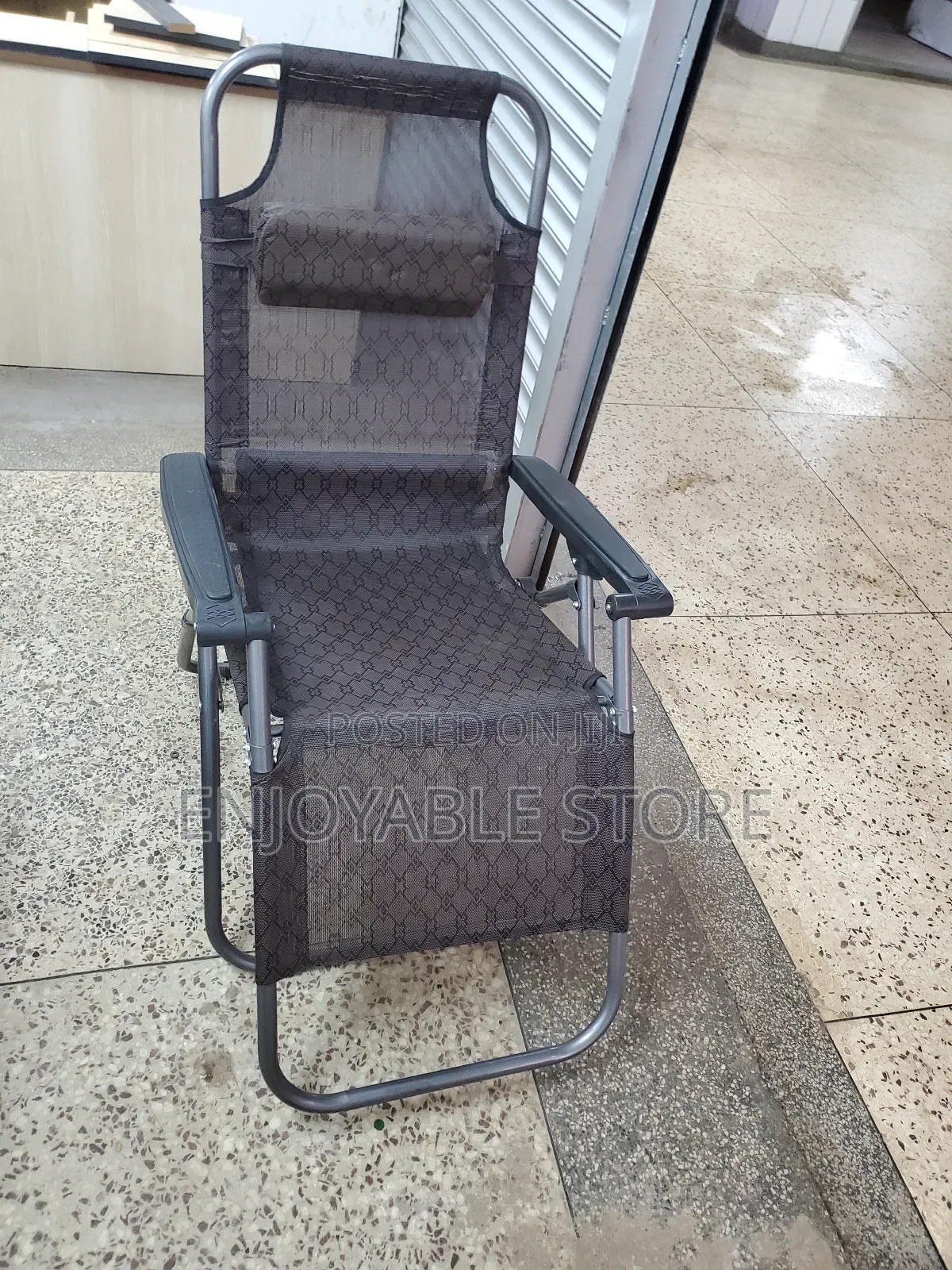 Classy Folding Chair/Foldable Chair