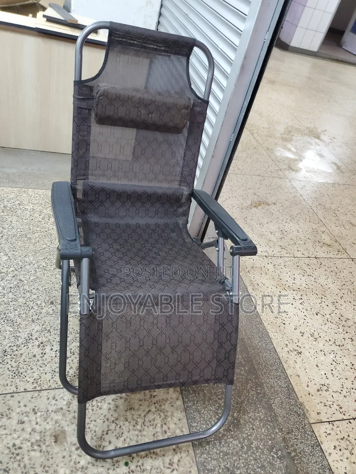 Classy Folding Chair/Foldable Chair