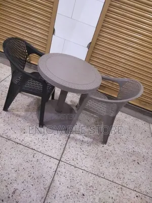 Easy Table and 2 Chairs