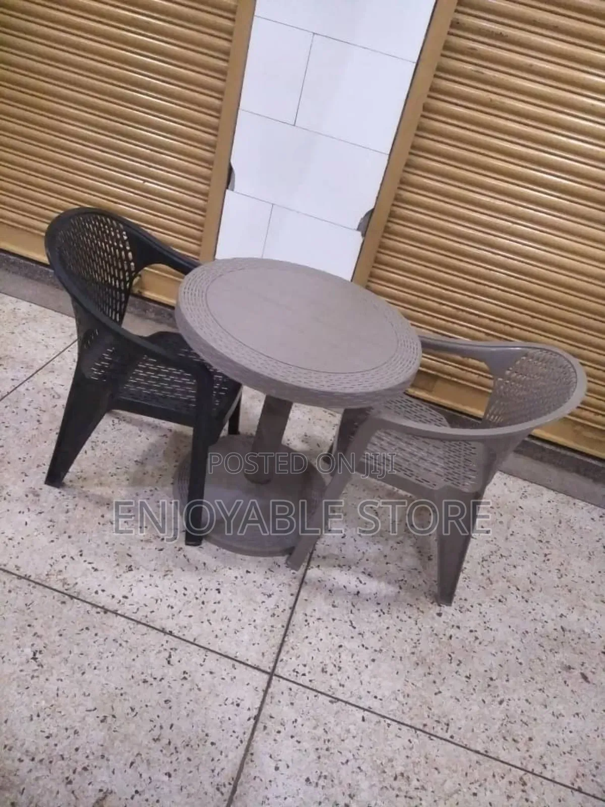 Easy Table and 2 Chairs