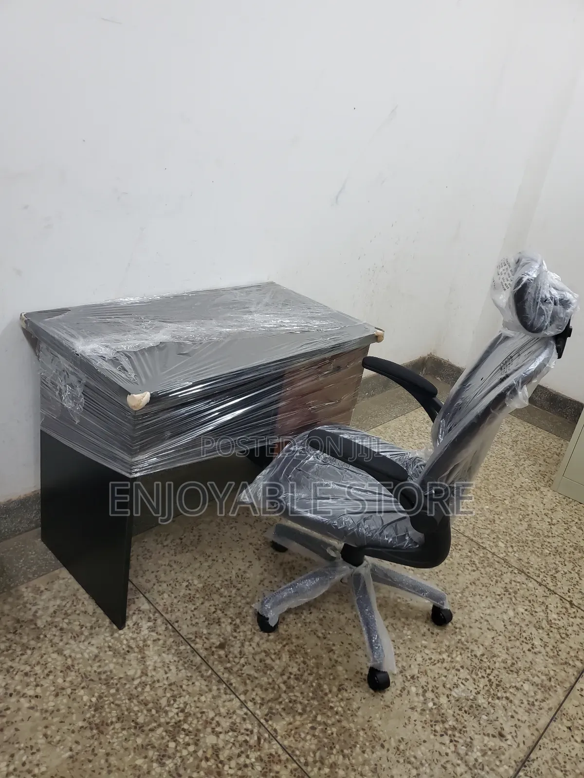 Modern Office Table and Executive Office Chair
