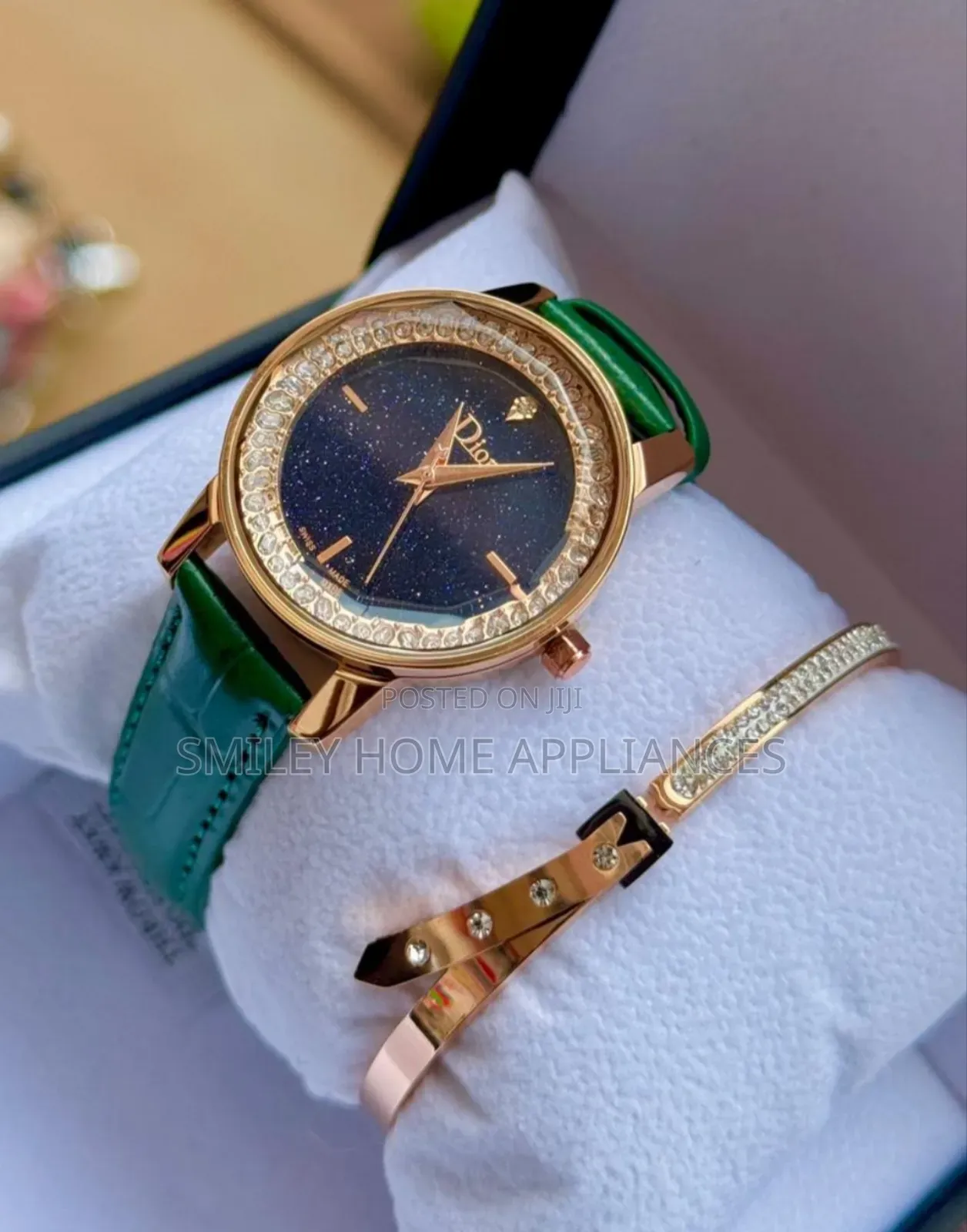 DIOR LADIES WATCH With a Bracelet