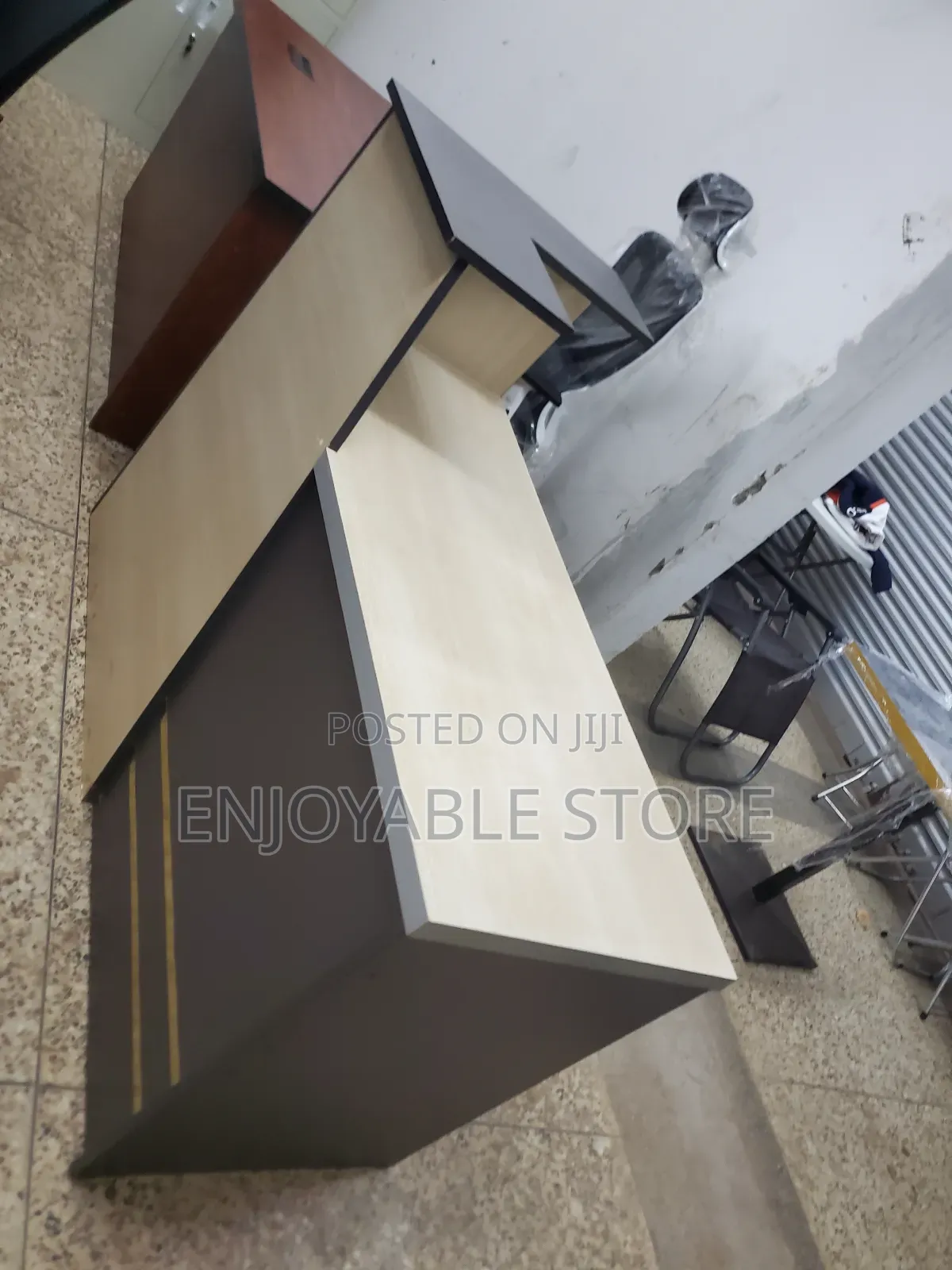 Modern Class Reception Table
