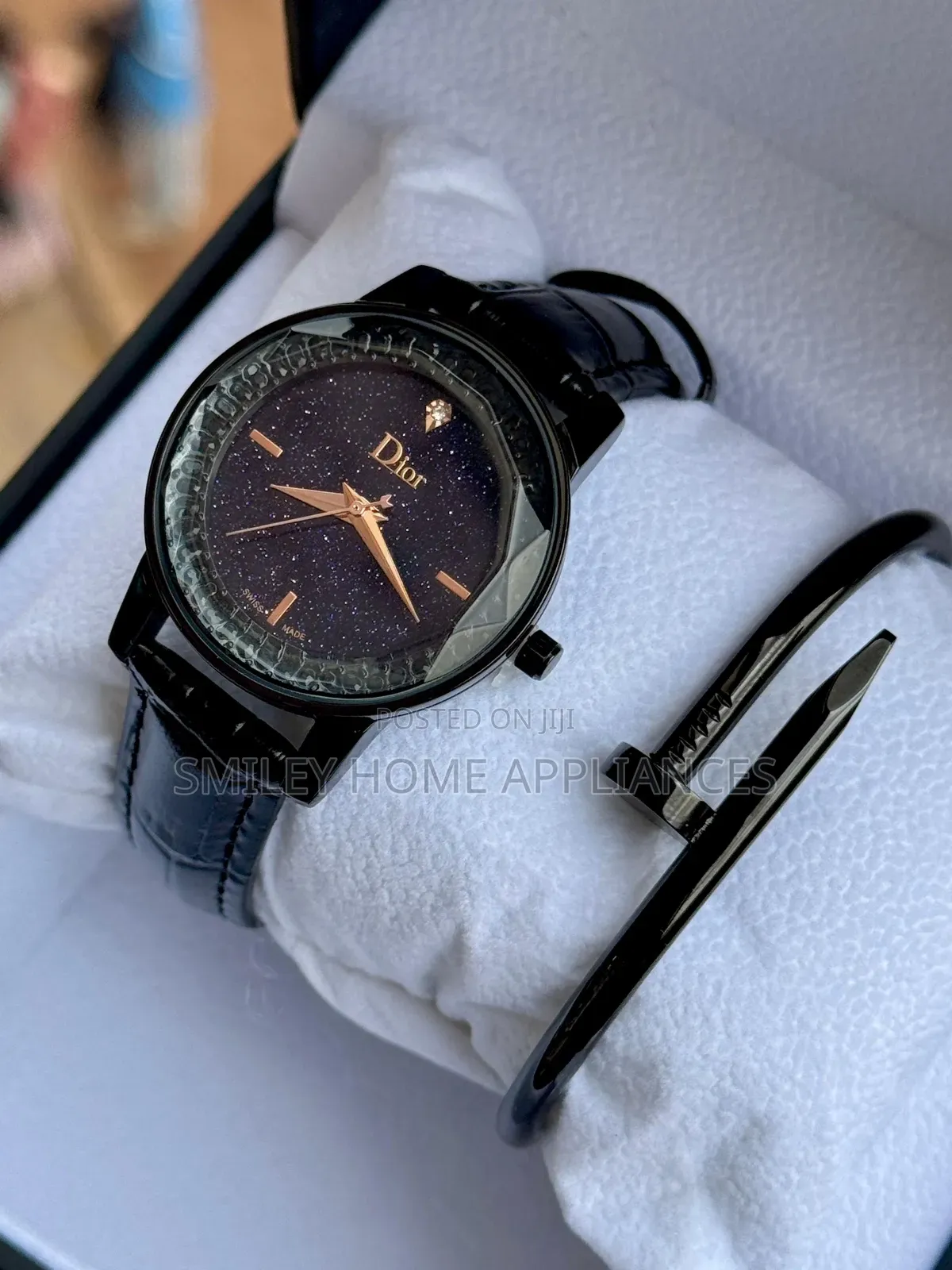 Dior Men's Watch Black Color With a Bracelet