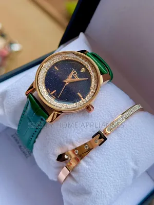 Dior Women's Watch With a Gold Bracelet