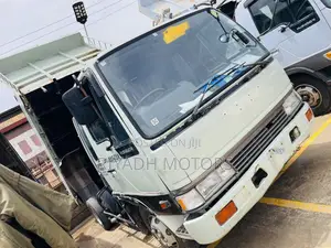 Hino Buyer H07C 1992 White