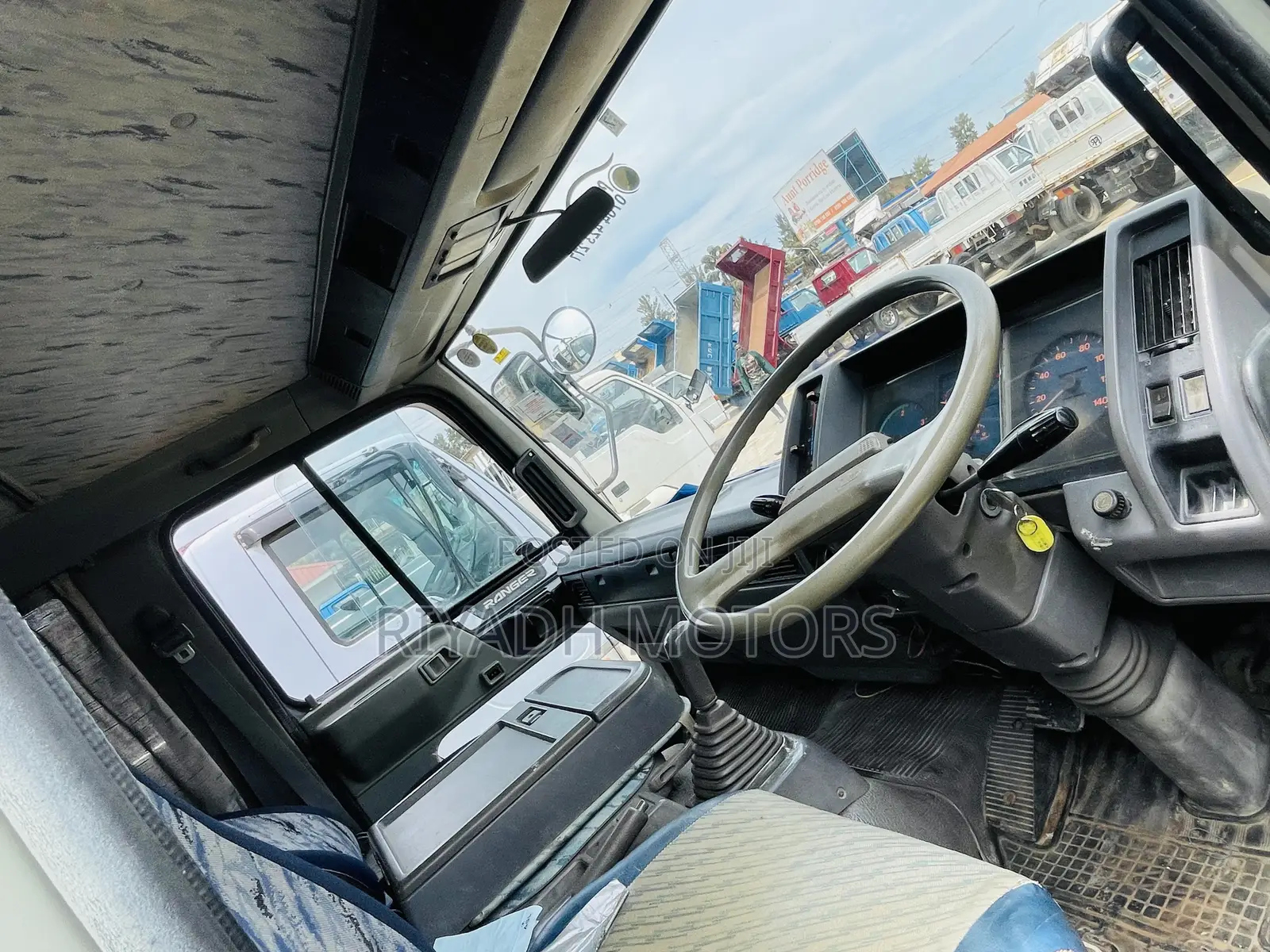 Hino Buyer H07C 1992 White