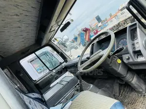 Hino Buyer H07C 1992 White
