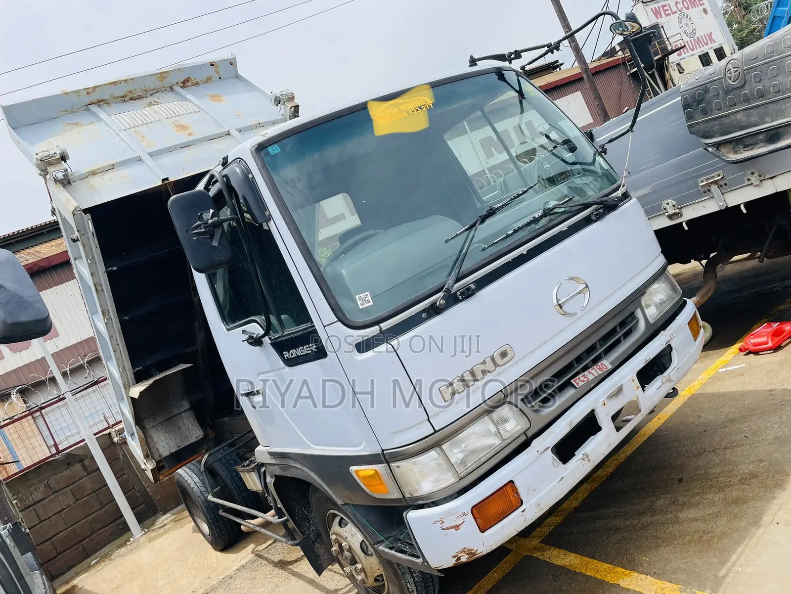 Hino Tipper Sky 1991 Blue