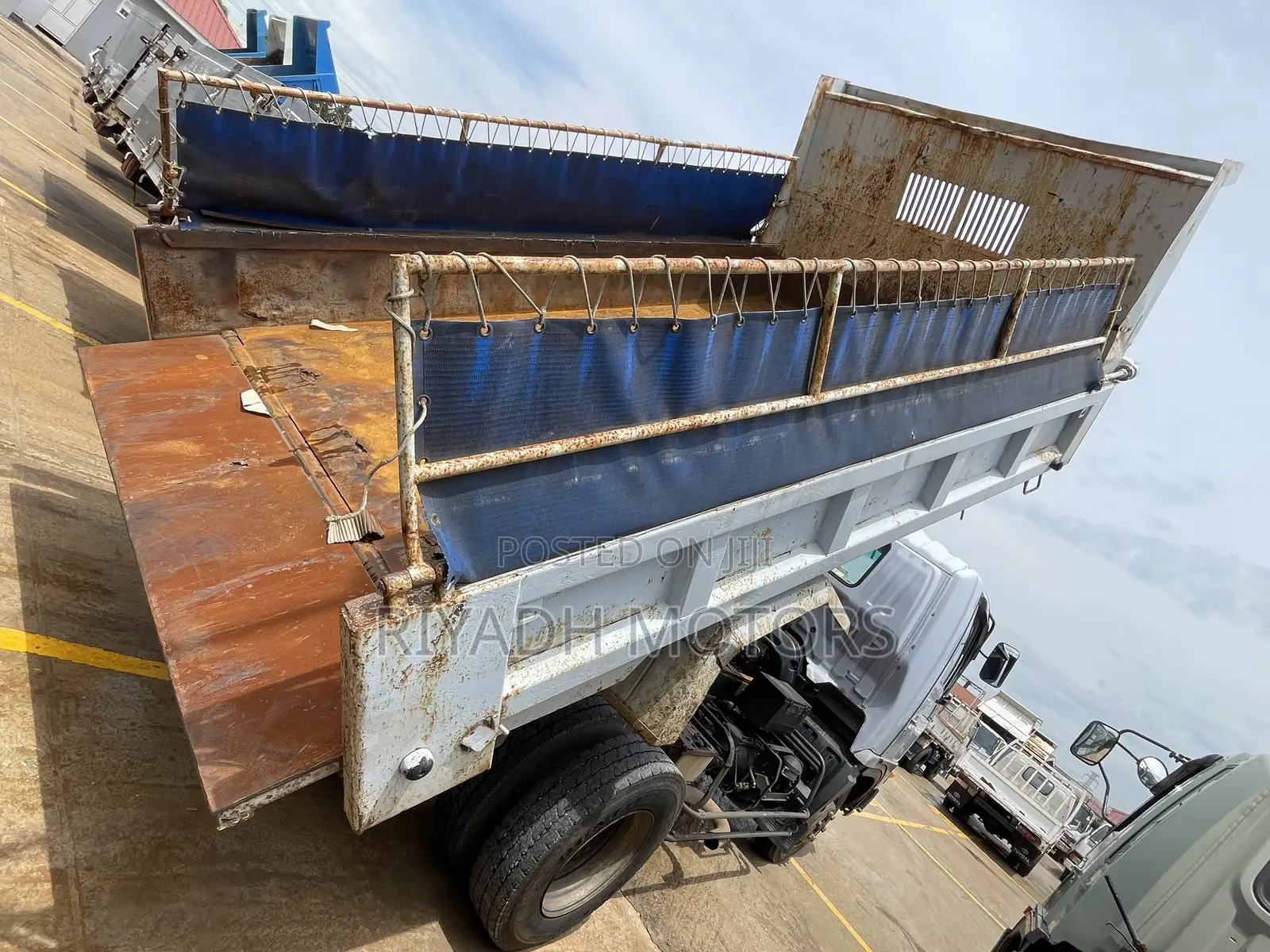 Hino Tipper Sky 1991 Blue