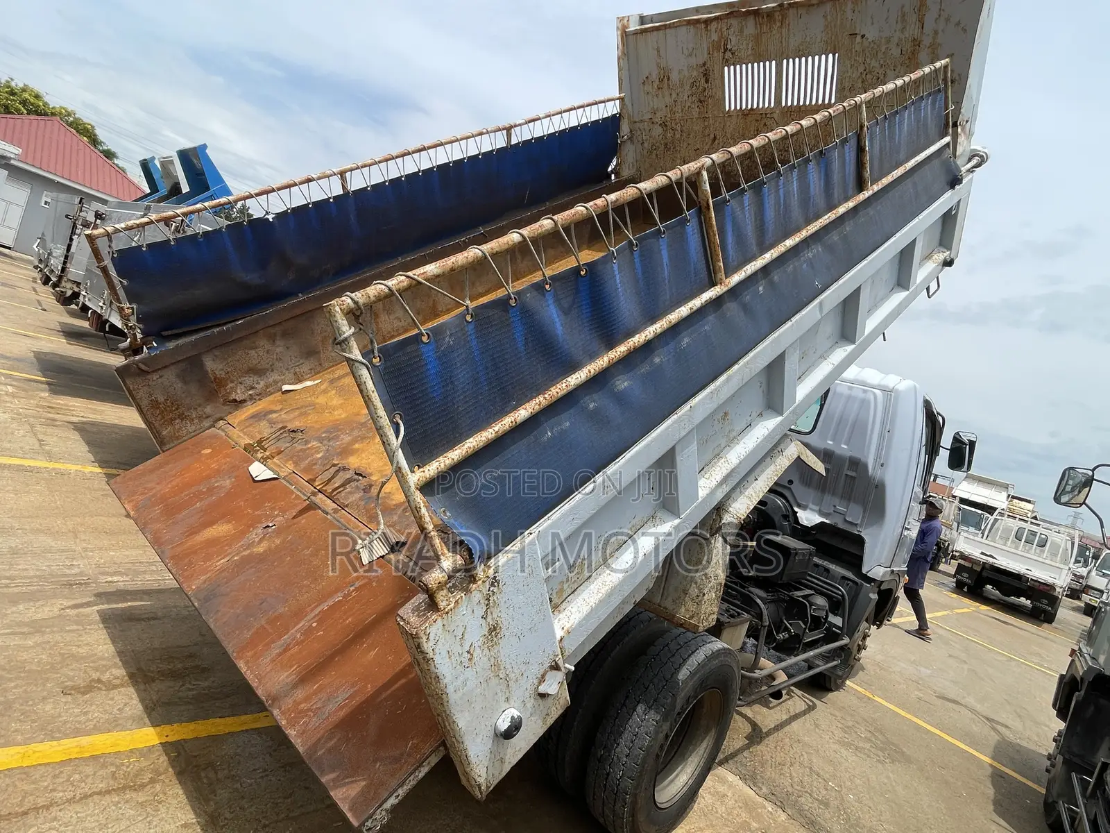 Hino Tipper Sky 1991 Blue