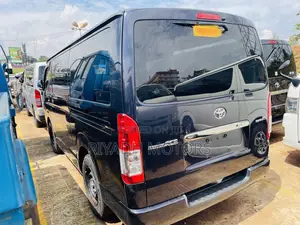 Toyota HiAce 2016 Black