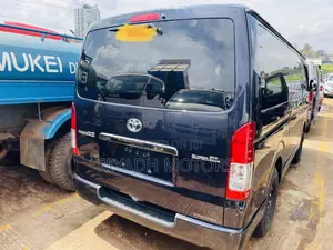 Toyota HiAce 2016 Black