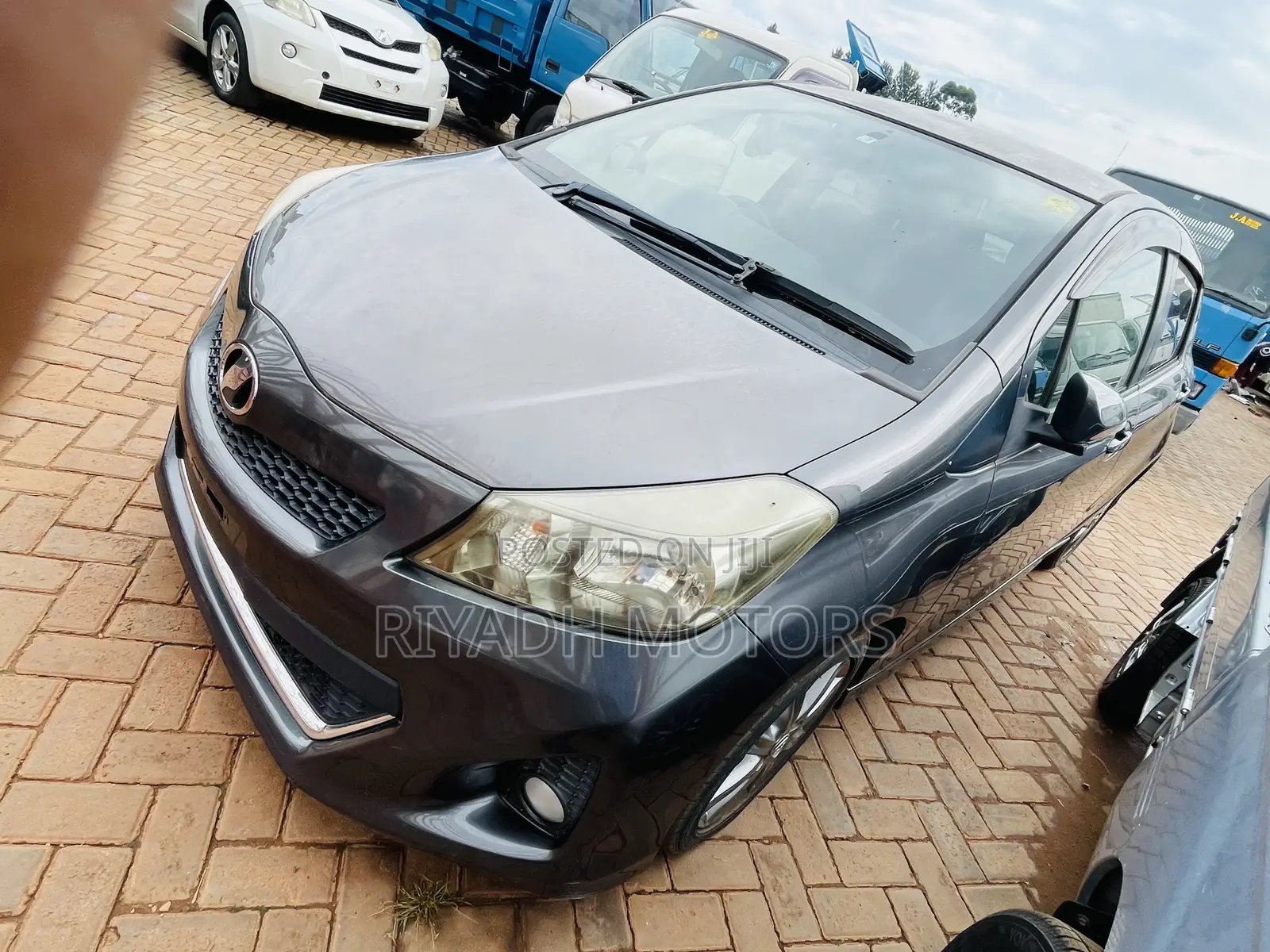 Toyota Vitz 1.5 FWD 3dr 2014 Gray