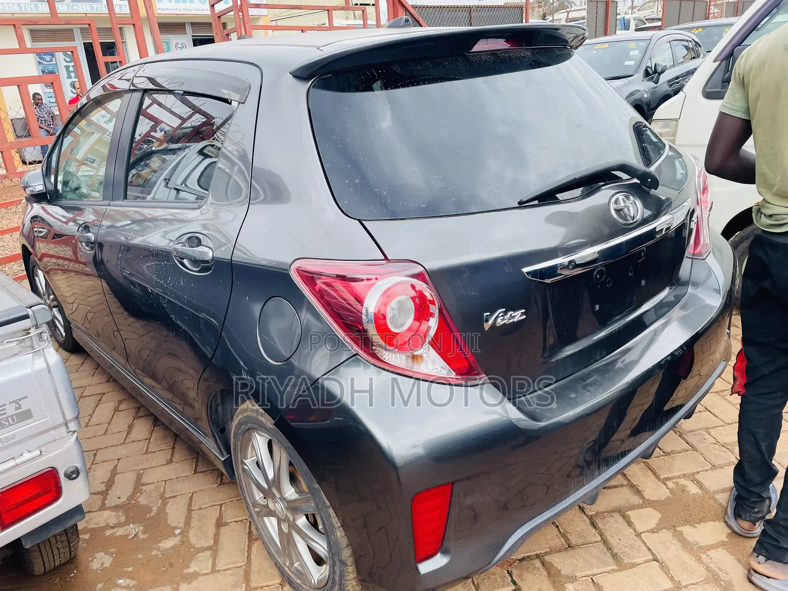 Toyota Vitz 1.5 FWD 3dr 2014 Gray