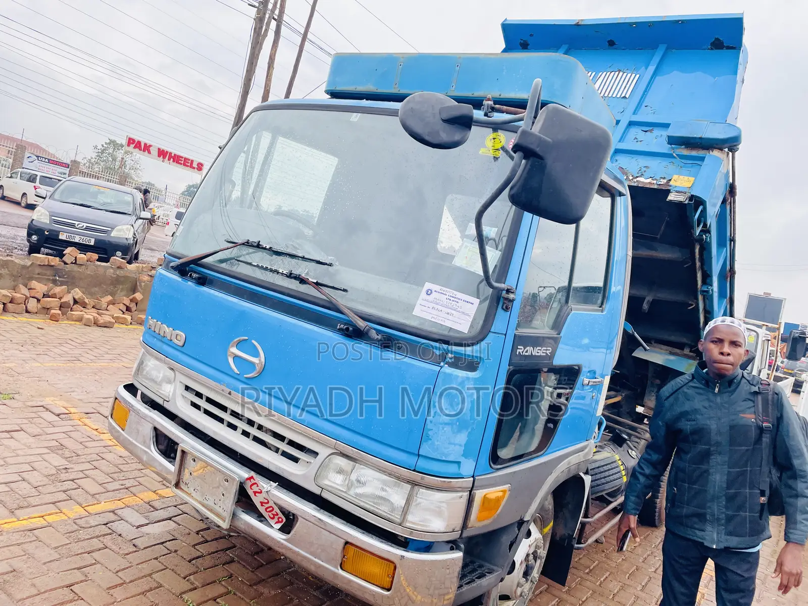 Hino Dumper 6gears
