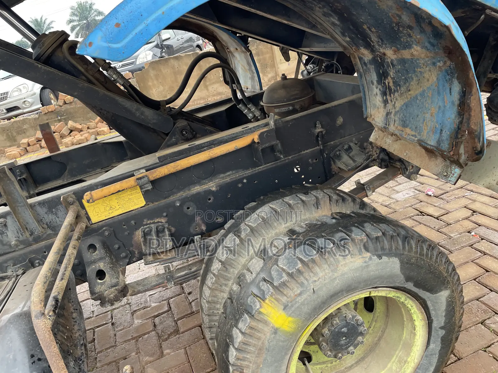 Hino Dumper 6gears