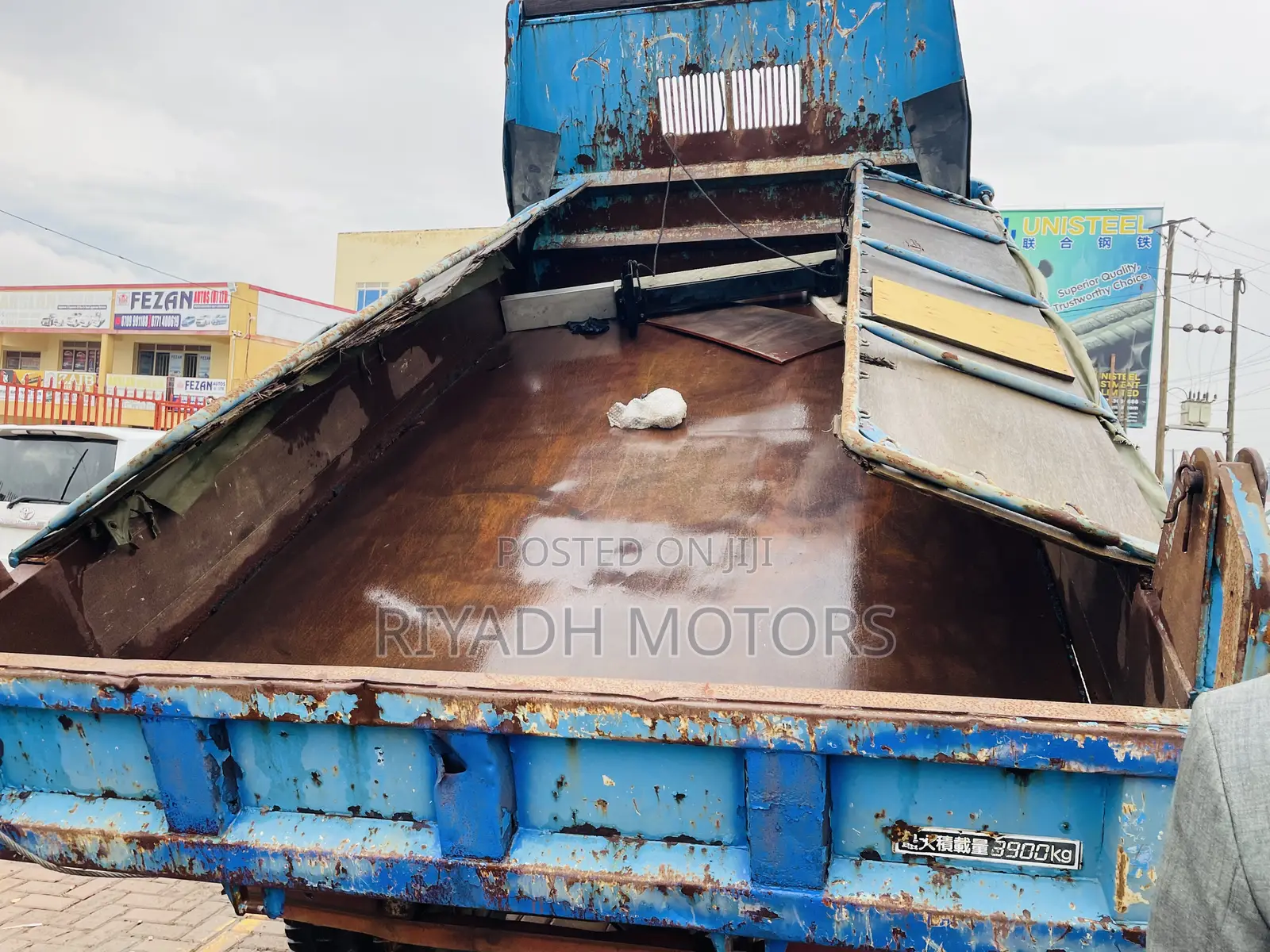 Hino Dumper 6gears
