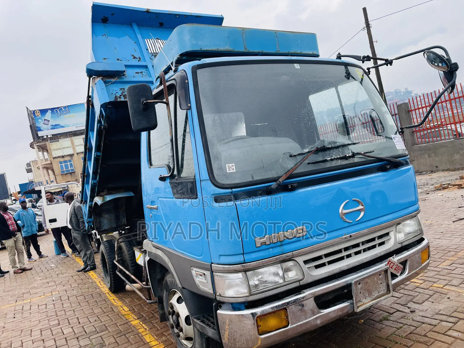 Hino Dumper 6gears