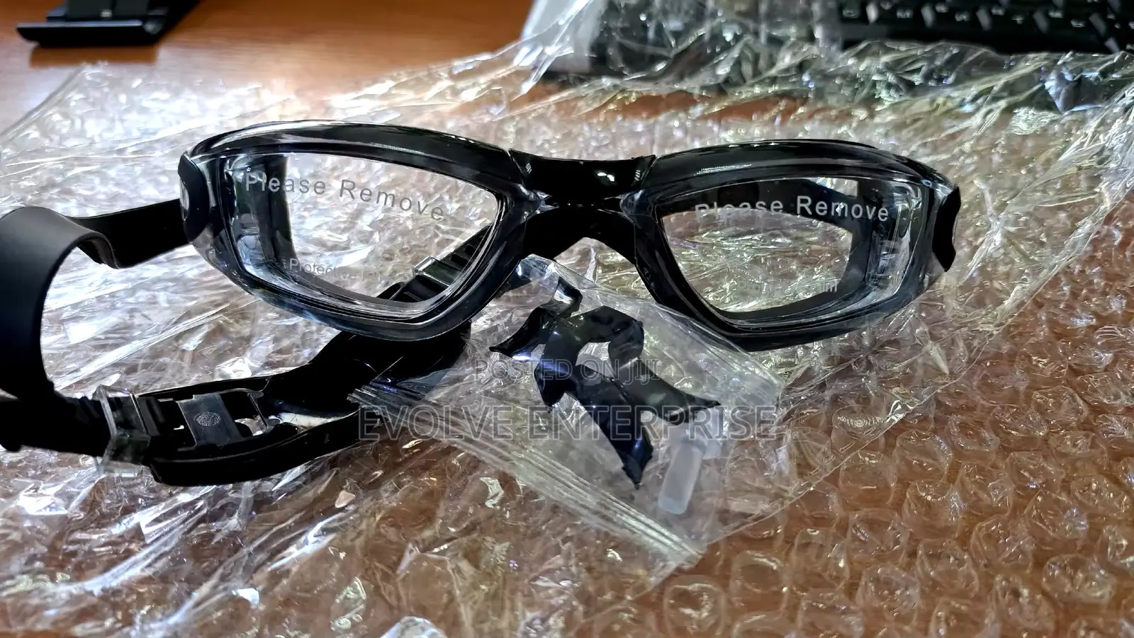 Anti-fog Adjustable Swimming Goggles