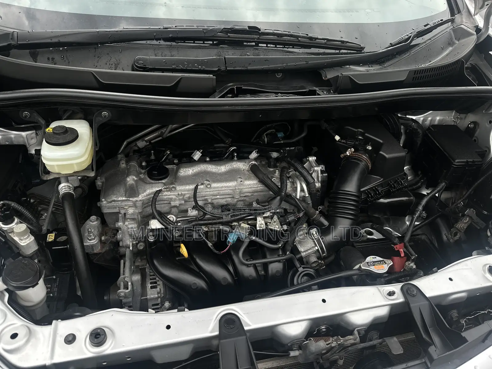 Toyota Noah 2.0 143hp FWD (8 Seater) 2013 Silver