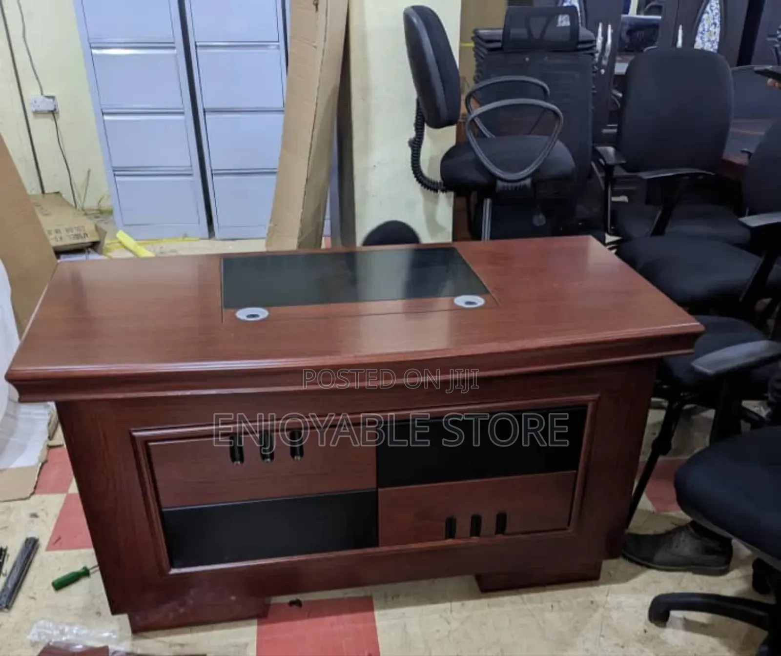 Modern Class Executive Office Table