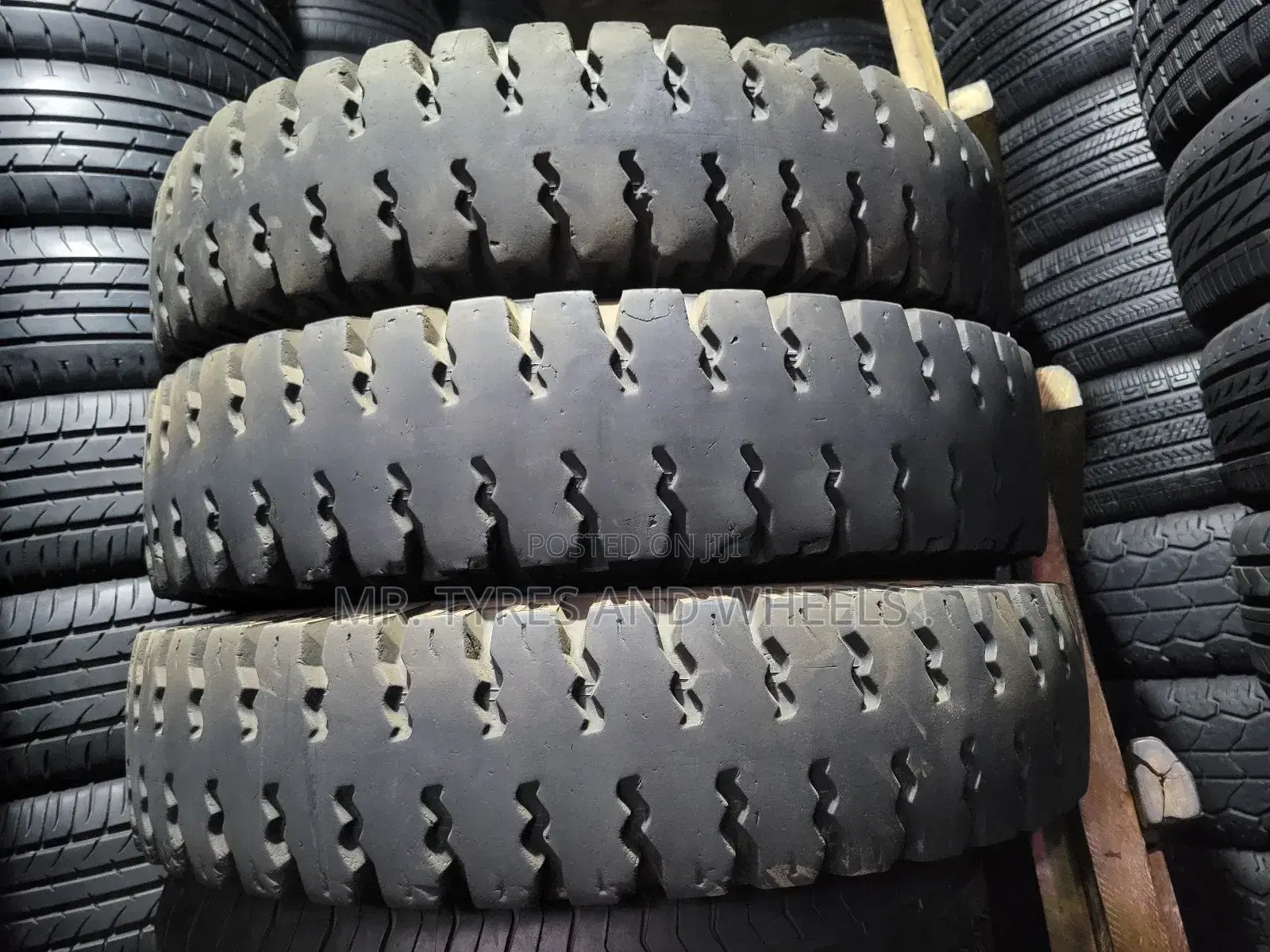 700 R16 Used MRF but Still Very Gd Let Ur Car With Gd Tires