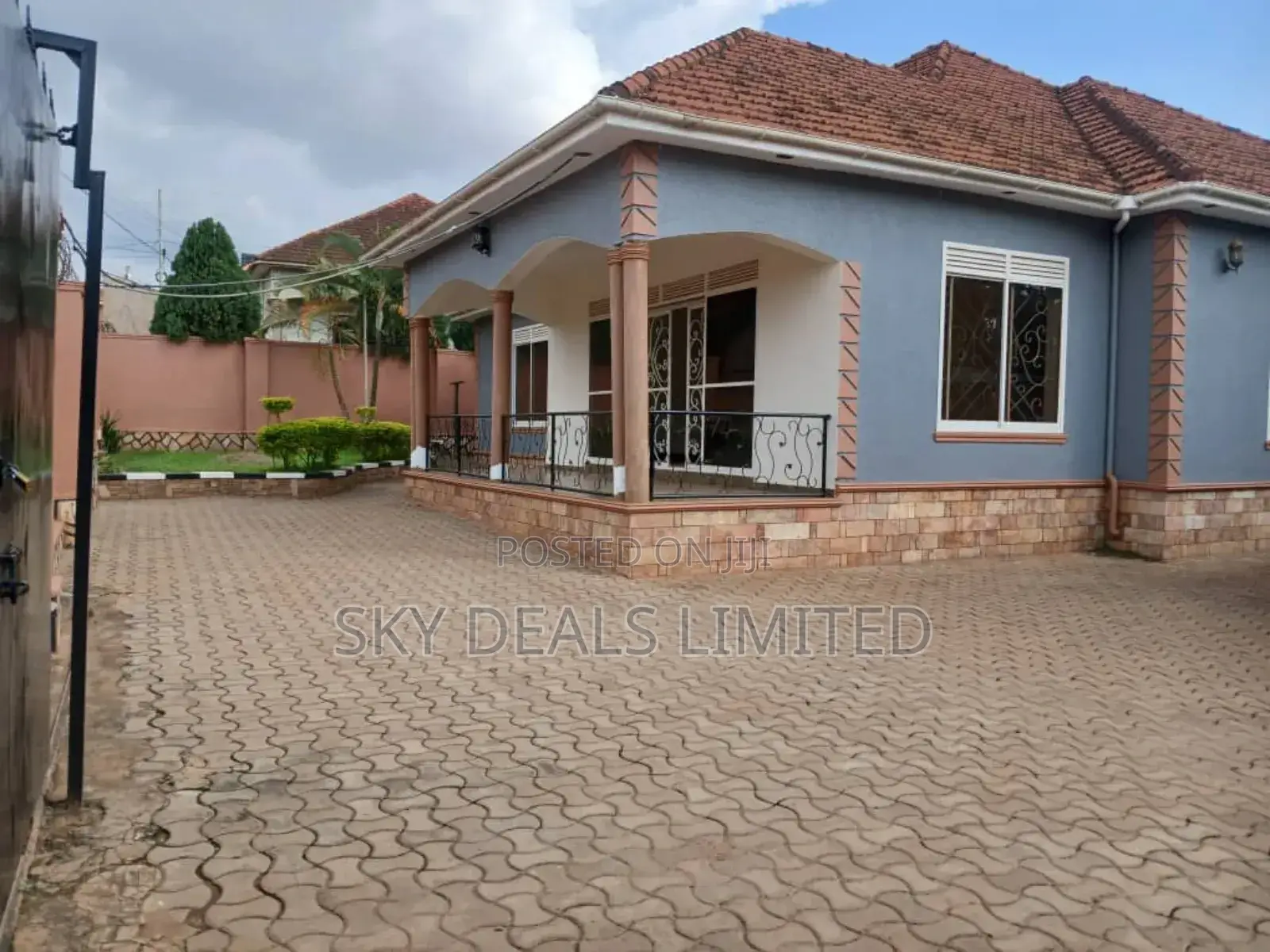 3bdrm Bungalow in Buwate, Nakawa for rent