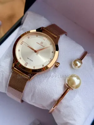 Naviforce Silver Gold Women's Watch With a Bracelet