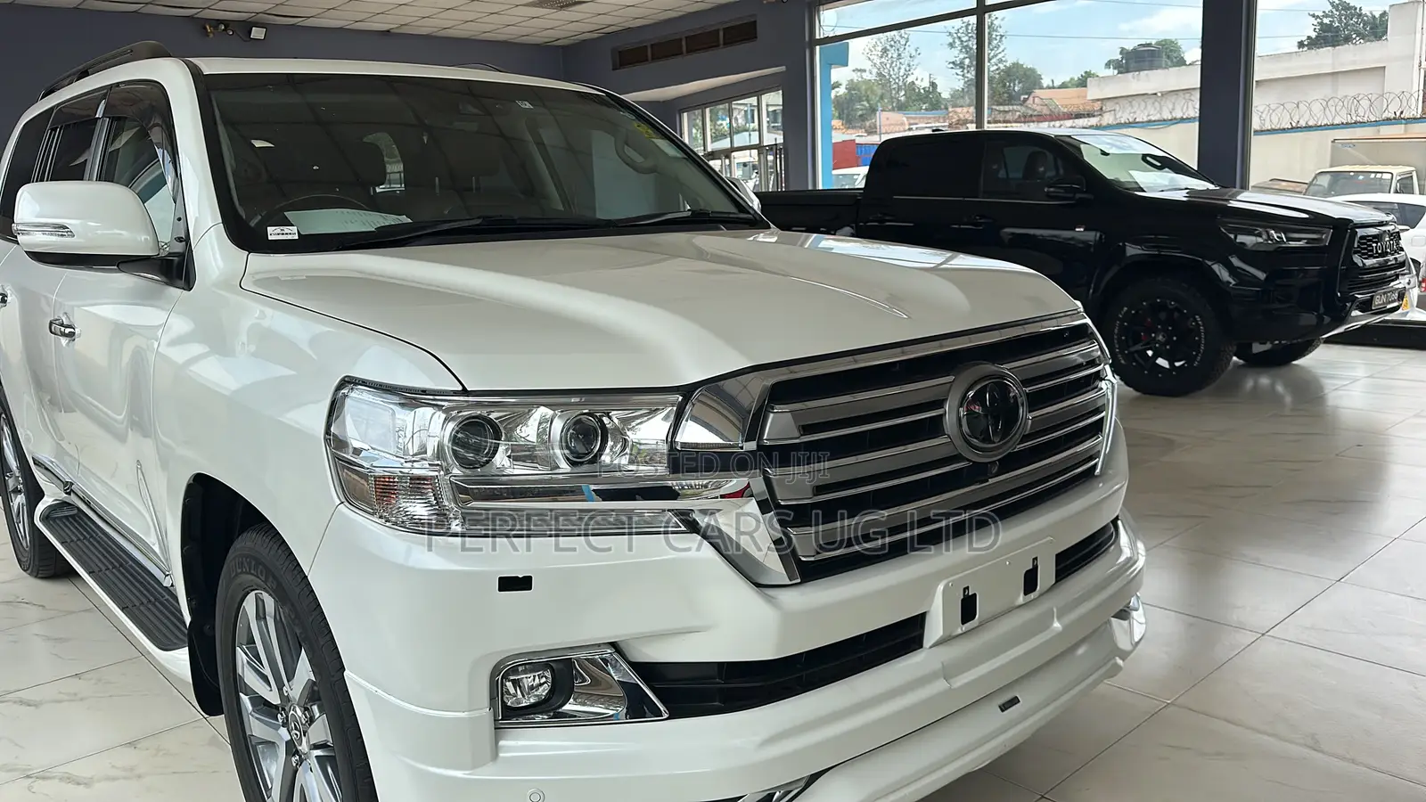 Toyota Land Cruiser 4.6 V8 ZX 2020 White