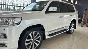 Toyota Land Cruiser 4.6 V8 ZX 2020 White