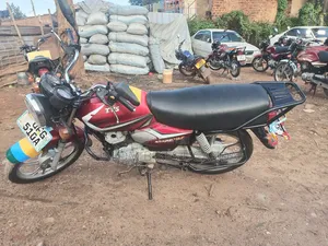 TVS HLX 125 2022 Red