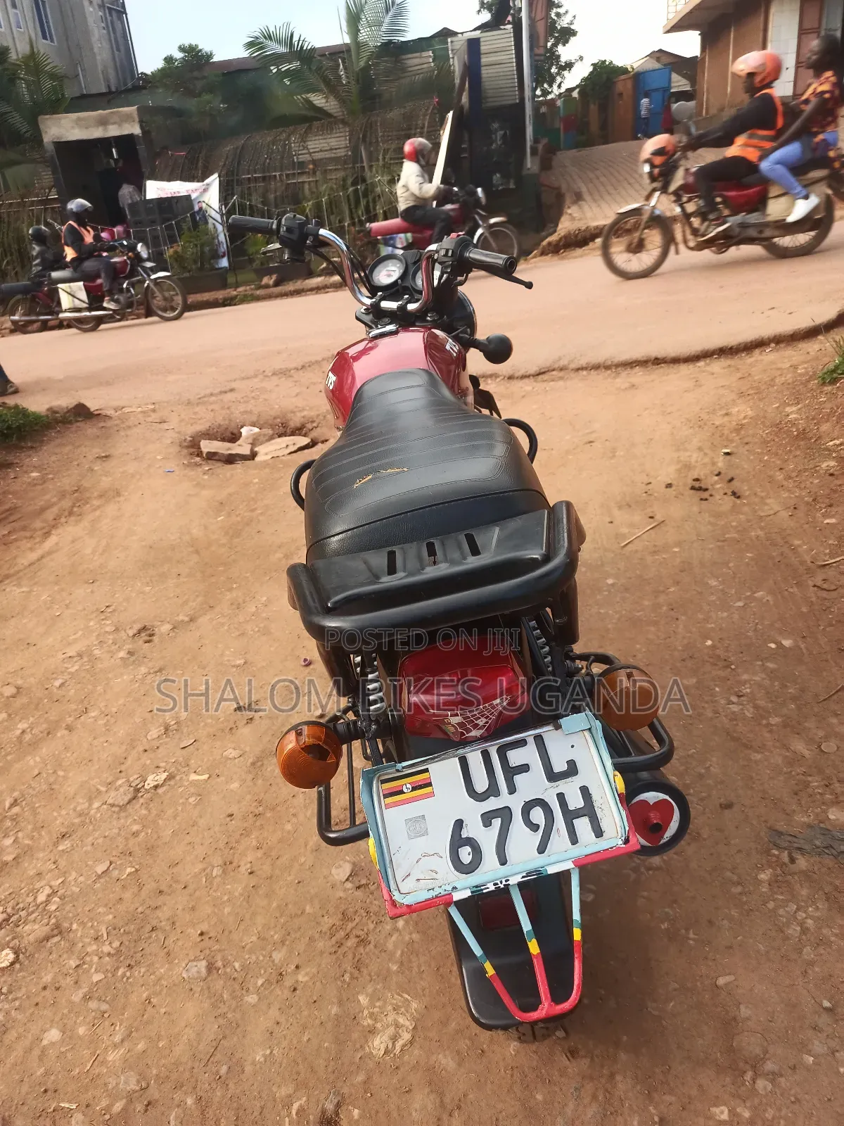 TVS HLX 125 2022 Red
