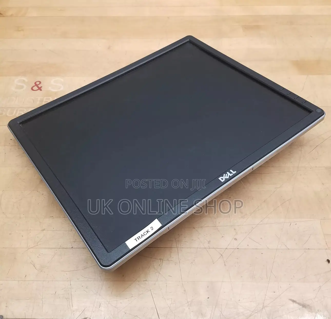 Dell P1914sf 19"inches LCD Monitor, Displayport, VGA, DVI-D - USED