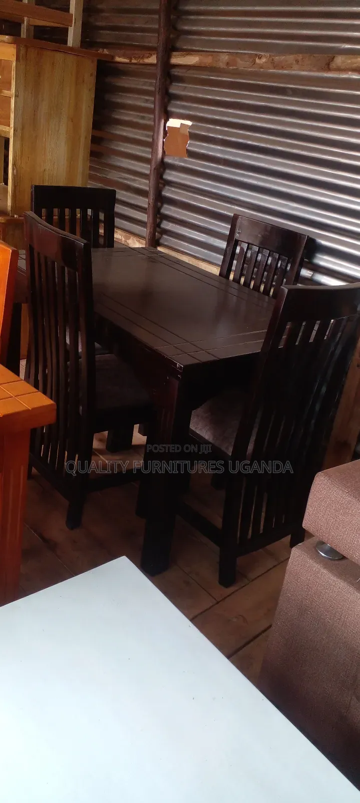 4 Sitter Dinning Table