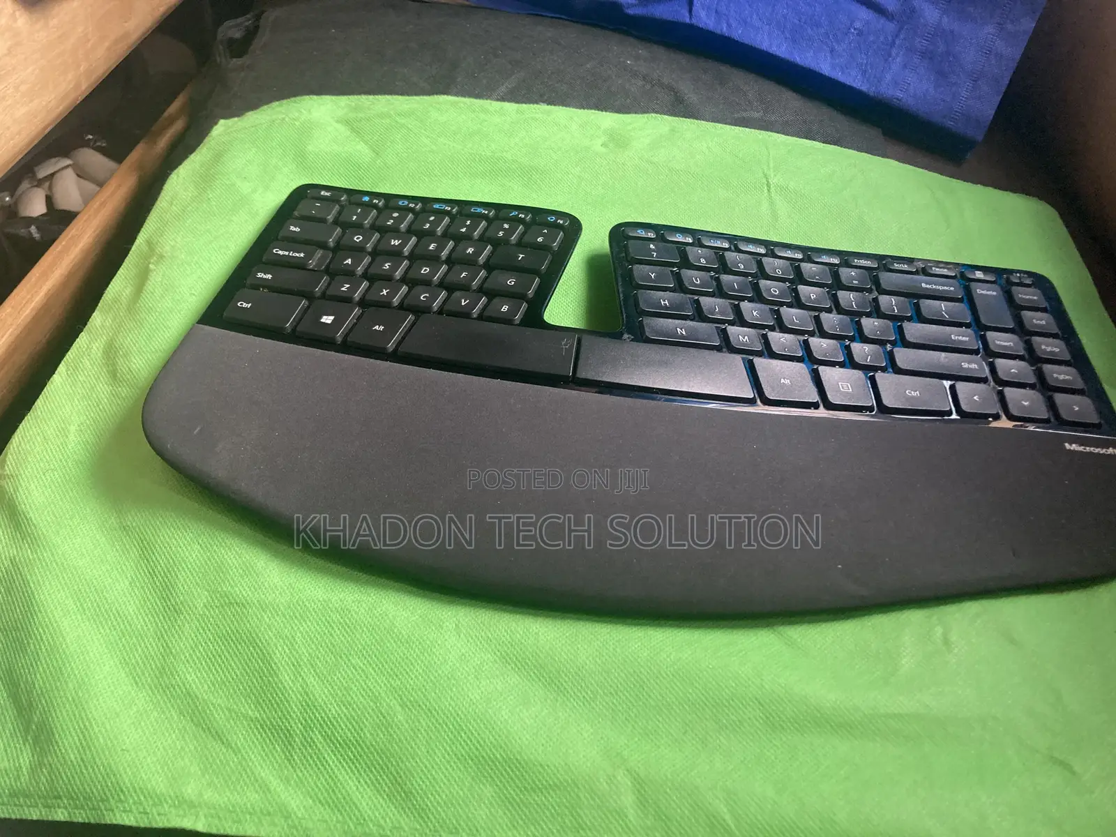 Microsoft Scorpt Log on Wireless Keyboard