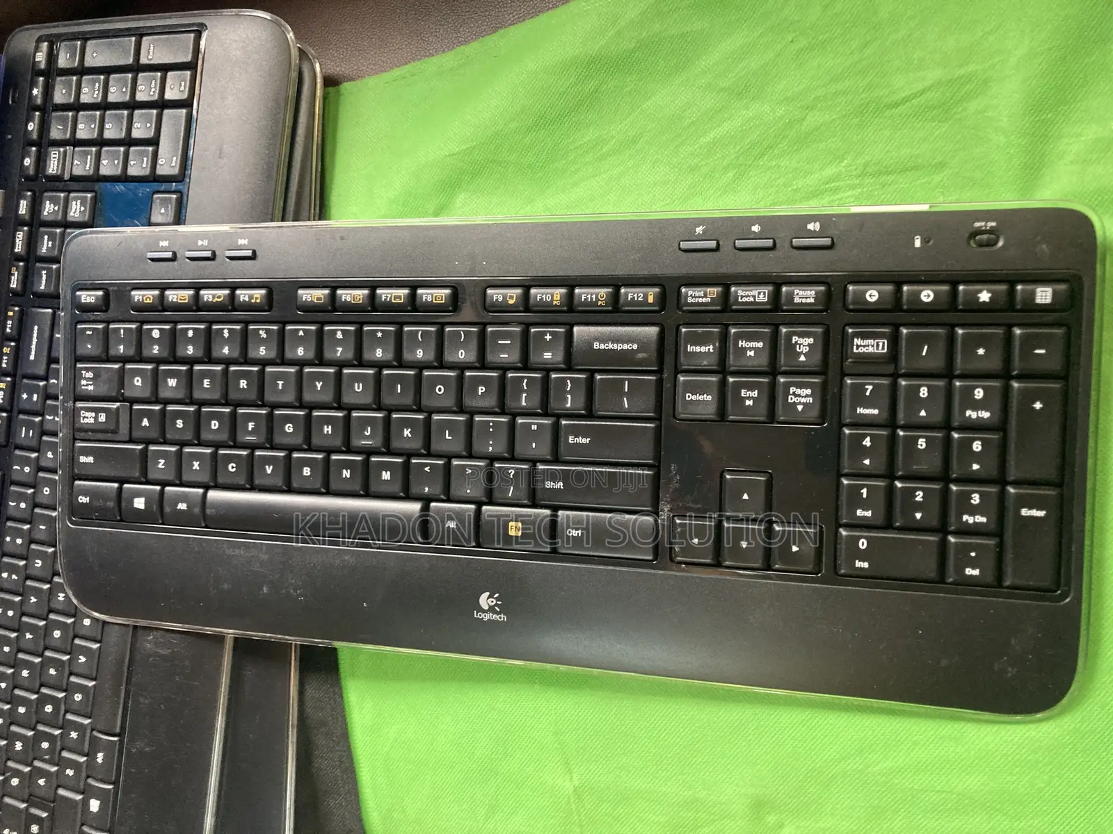 Roll Logitech Wireless Keyboard