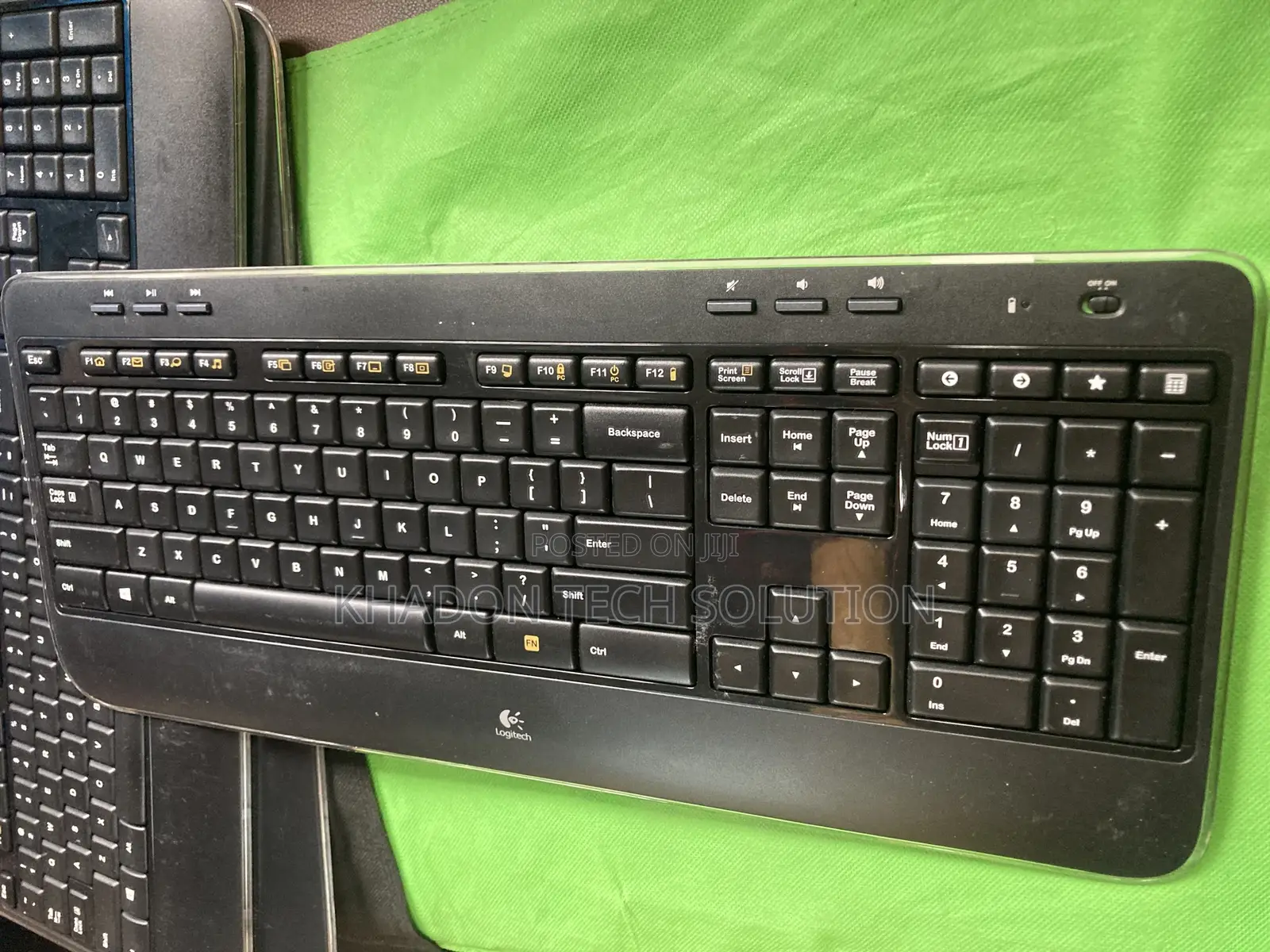 Roll Logitech Wireless Keyboard