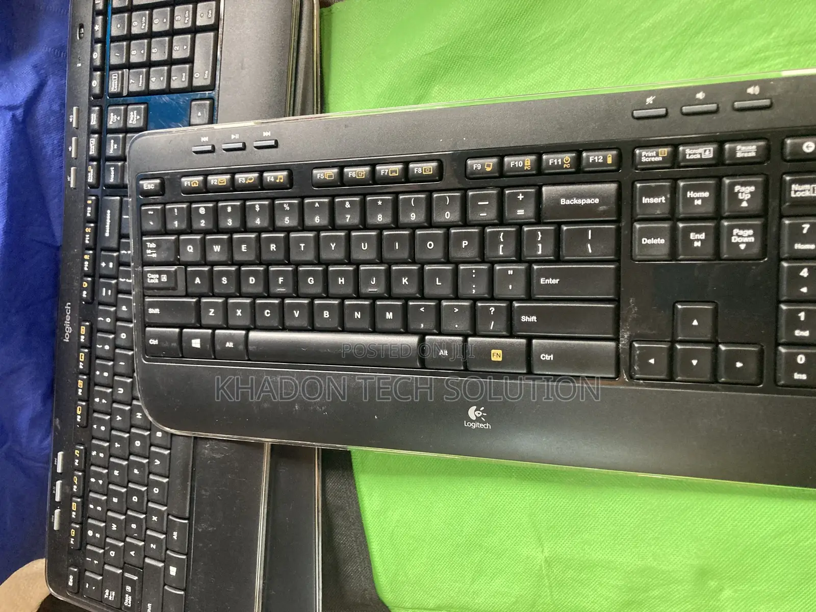 Roll Logitech Wireless Keyboard