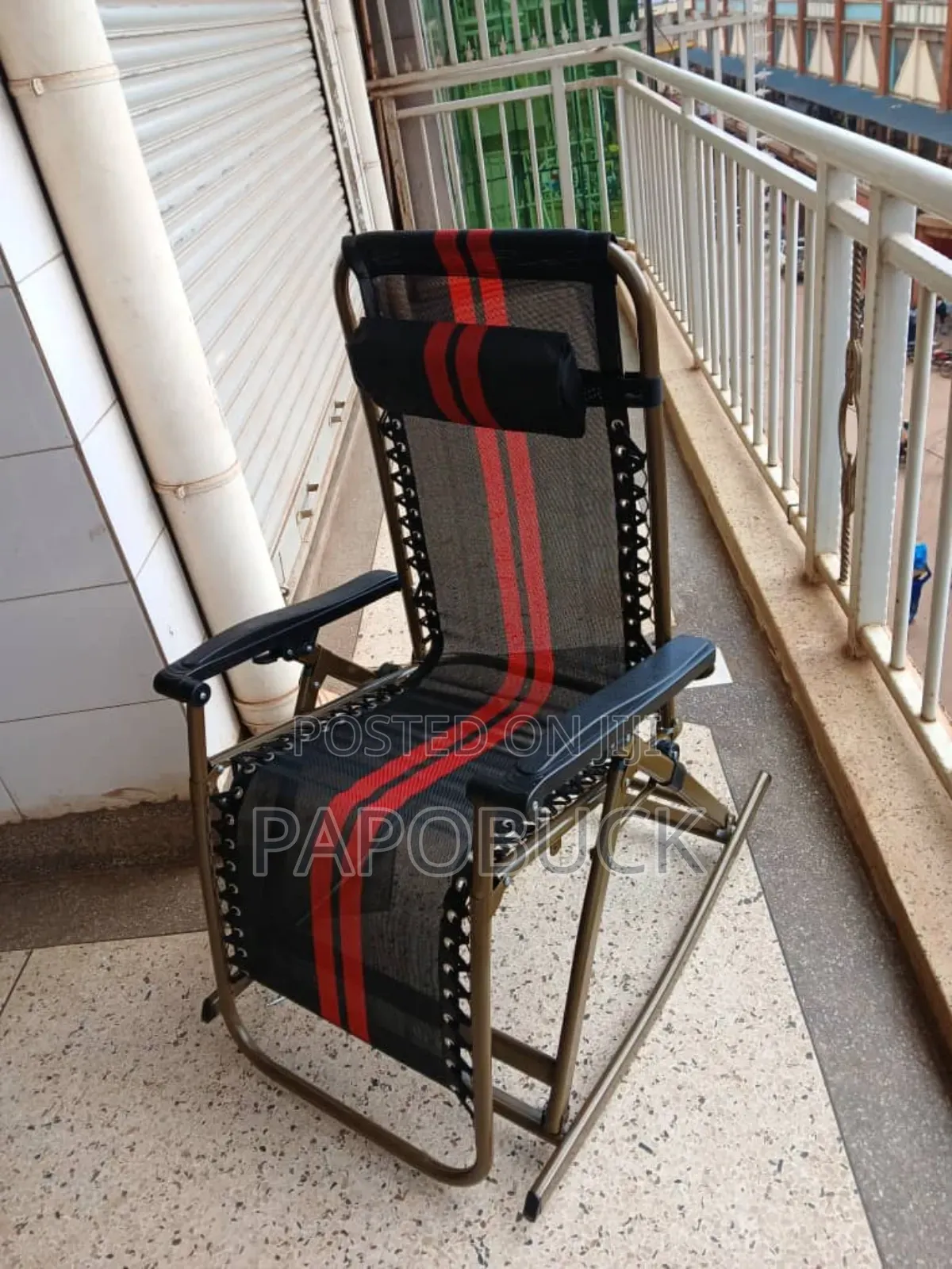 Strong Indoor/Outdoor Zero Gravity Rocking Chair