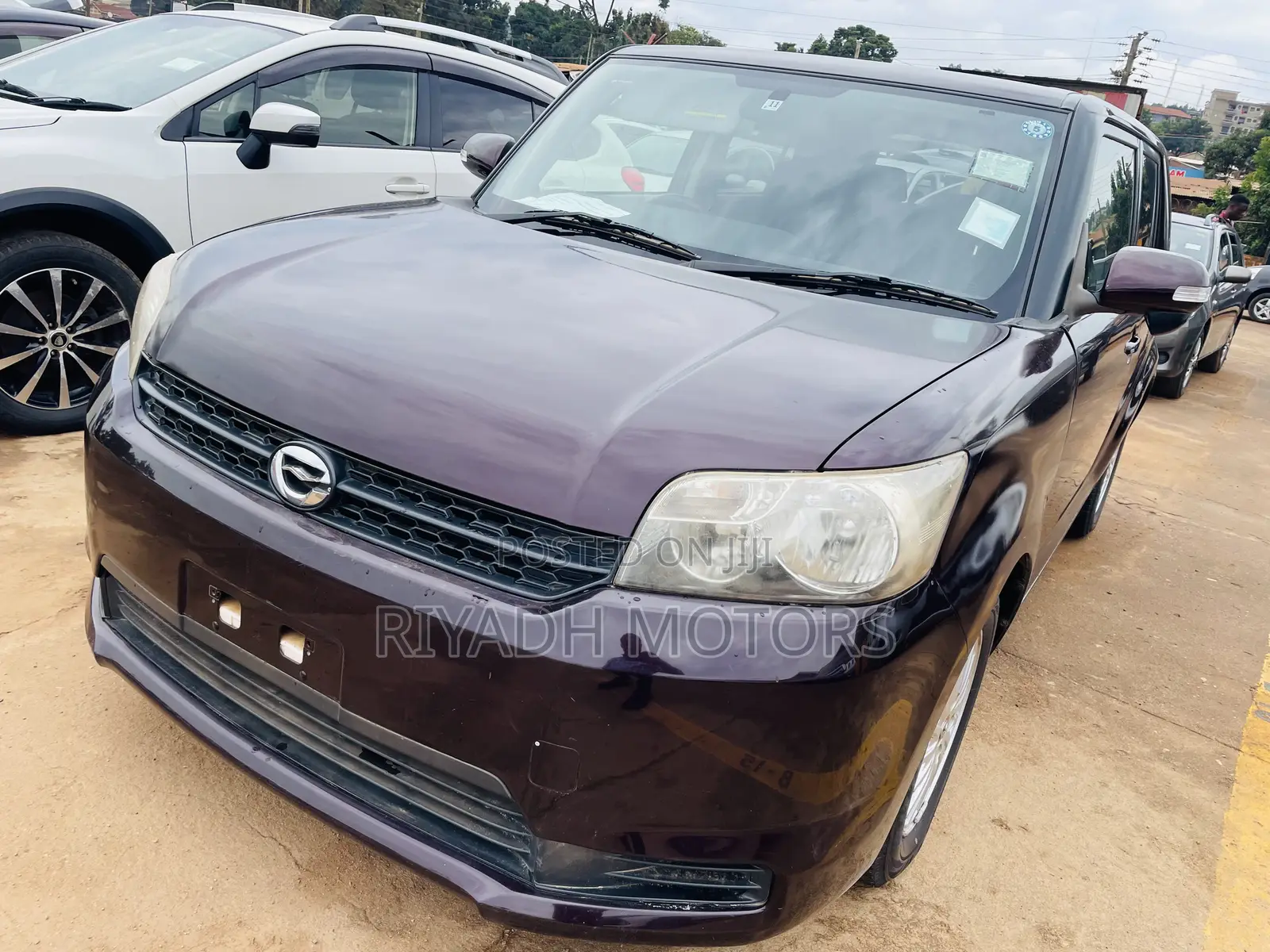 Toyota Corolla Rumion Hatchback 1.5 FWD 2011 Brown