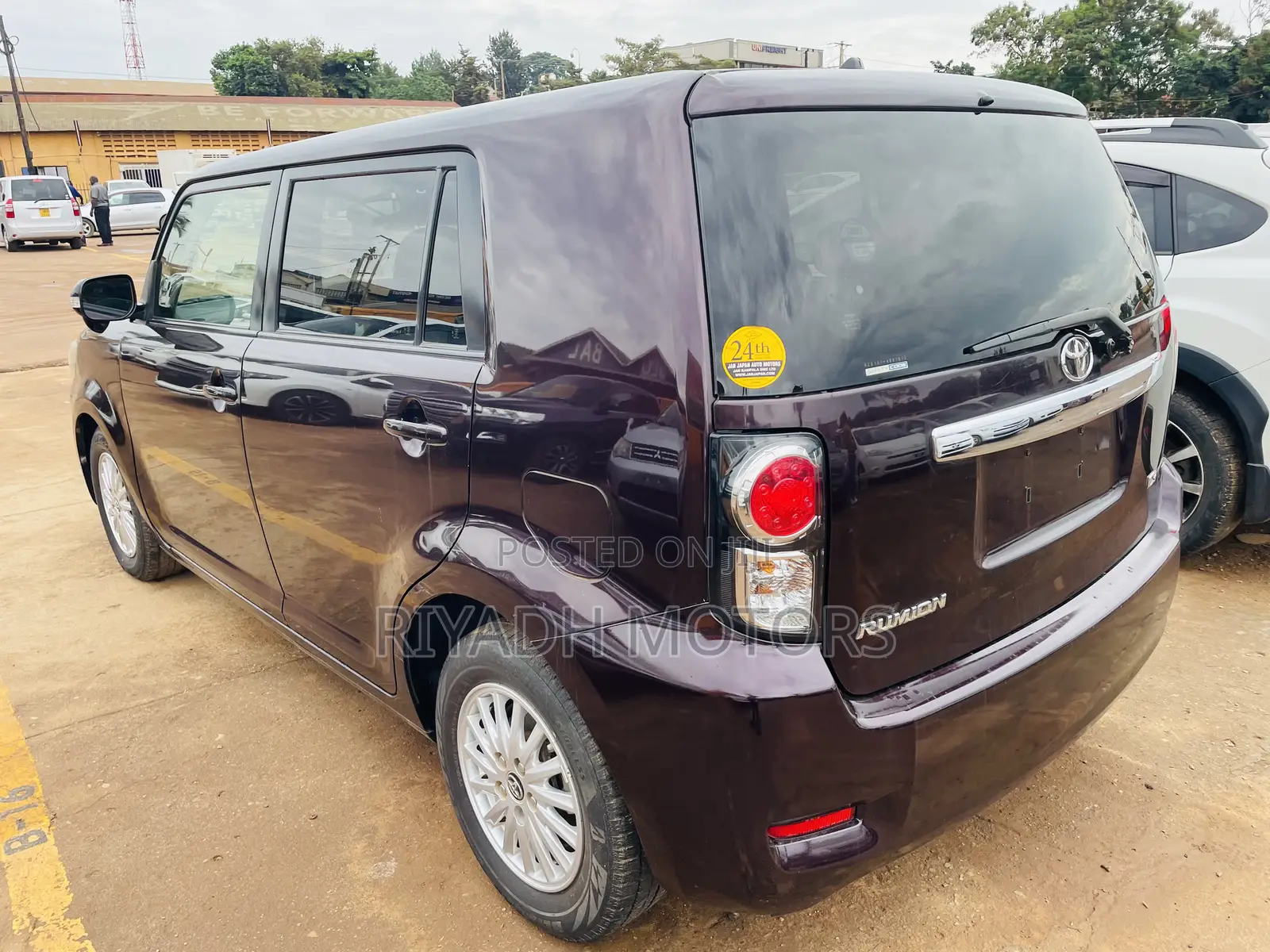 Toyota Corolla Rumion Hatchback 1.5 FWD 2011 Brown