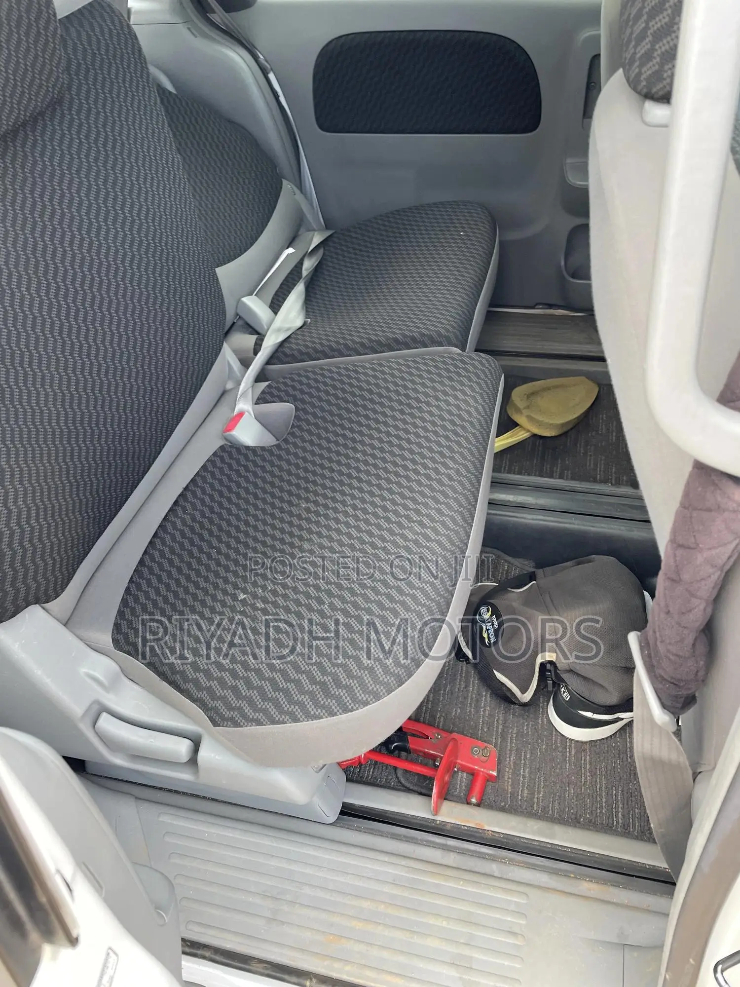 Toyota Sienta 1.5 FWD 2011 White