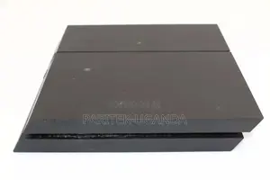 Playstation 4 Standerd With 1 Pad and a Game