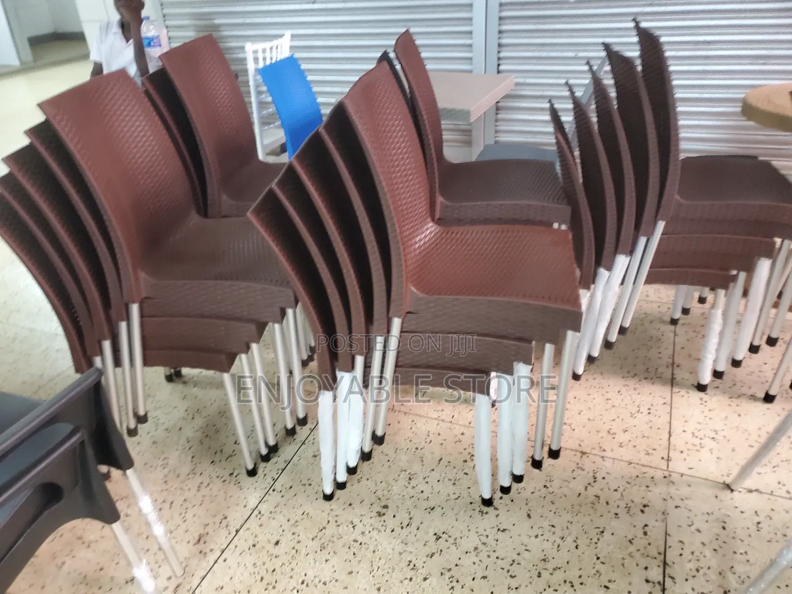 Executive Plastic Chairs/Plastic Chairs Crown