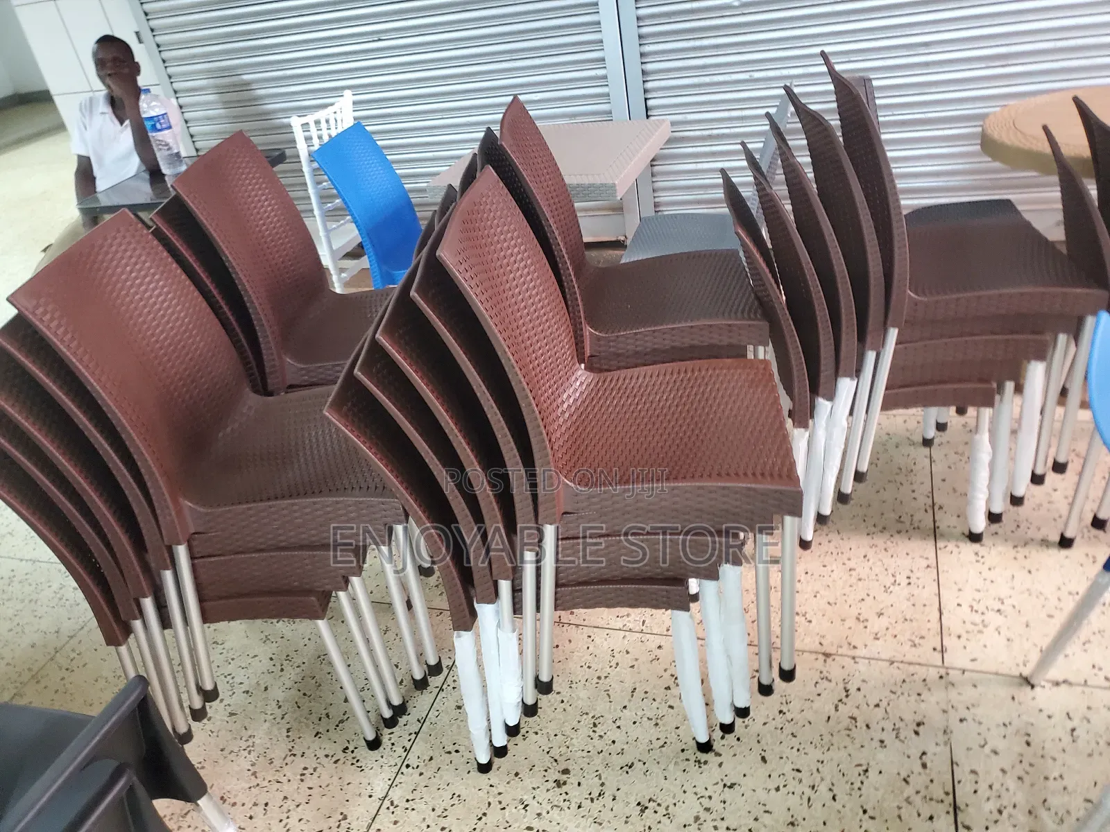 Executive Plastic Chairs/Plastic Chairs Crown