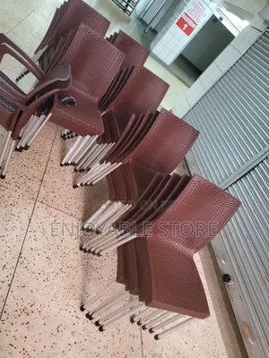 Executive Plastic Chairs/Plastic Chairs Crown