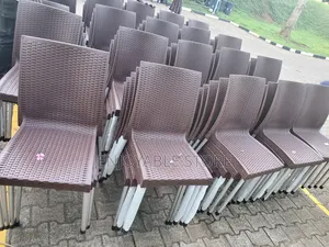 Executive Plastic Chairs/Plastic Chairs Crown